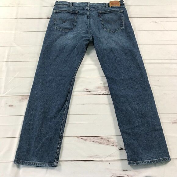 Levi Strauss & Co. Men's Straight Fit Jeans W42/L32 - Picture 12 of 13